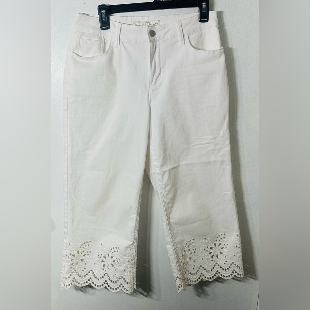 Women’s White Stretch Capris High Rise Sz 6 Eyelet Hem Coastal‎ Vacay Feminine